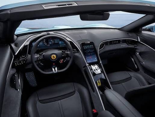 Ferrari Roma Spider — interior